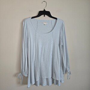 Wonderly Light Blue Ribbed Tie Sleeve Top in a Misses size Large